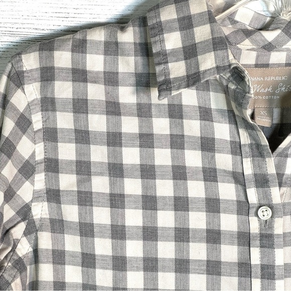 Banana Republic Soft Wash Button Shirt Gray White Checked - Picture 2 of 4